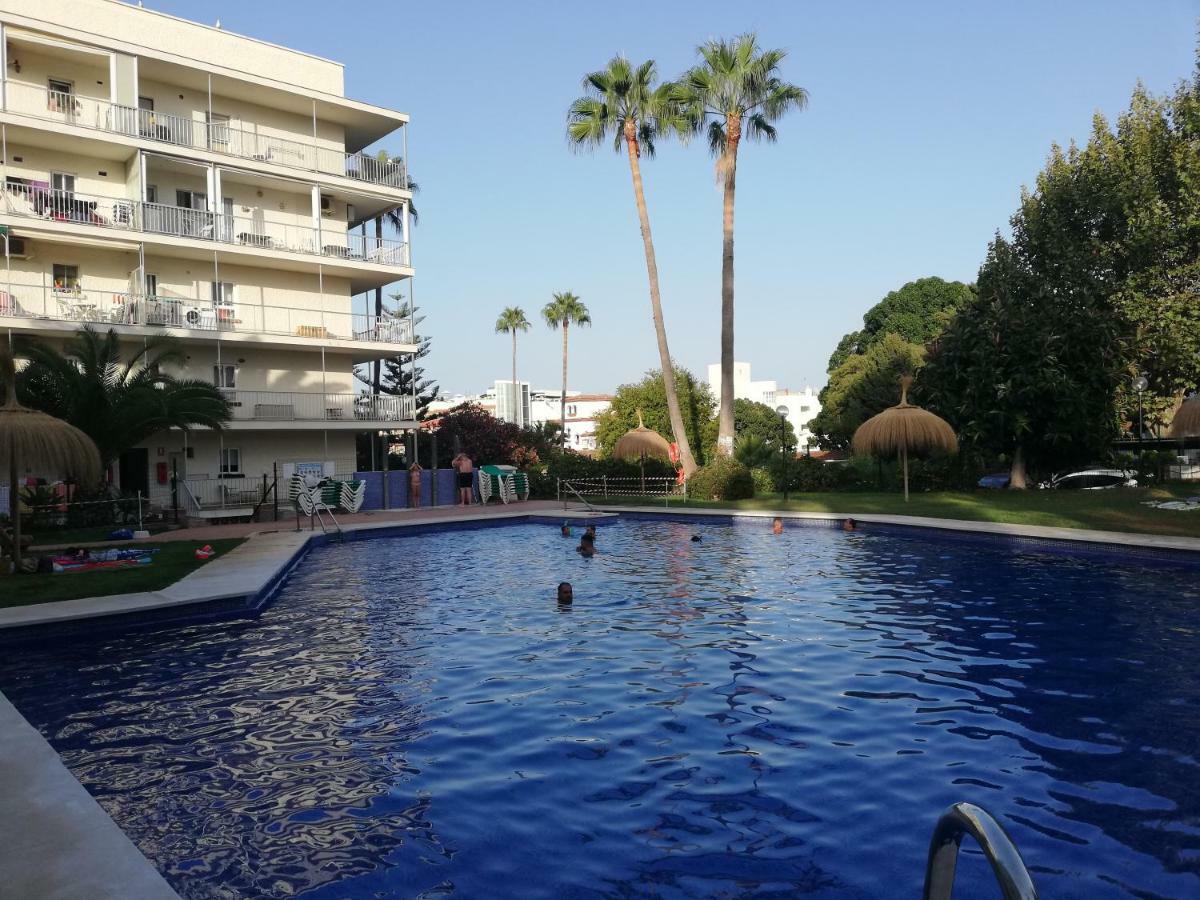 Carihuela Park Palace Apartment Torremolinos Exterior photo