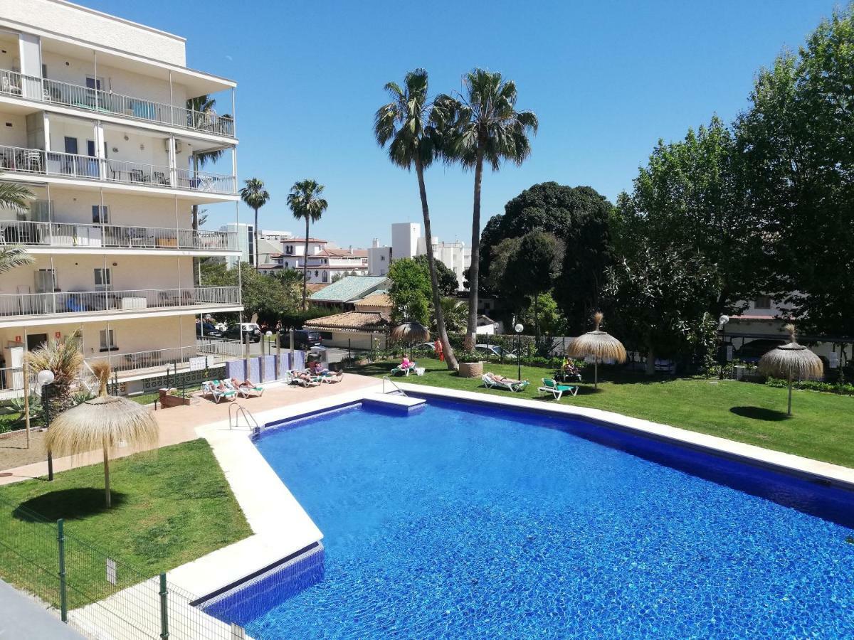 Carihuela Park Palace Apartment Torremolinos Exterior photo